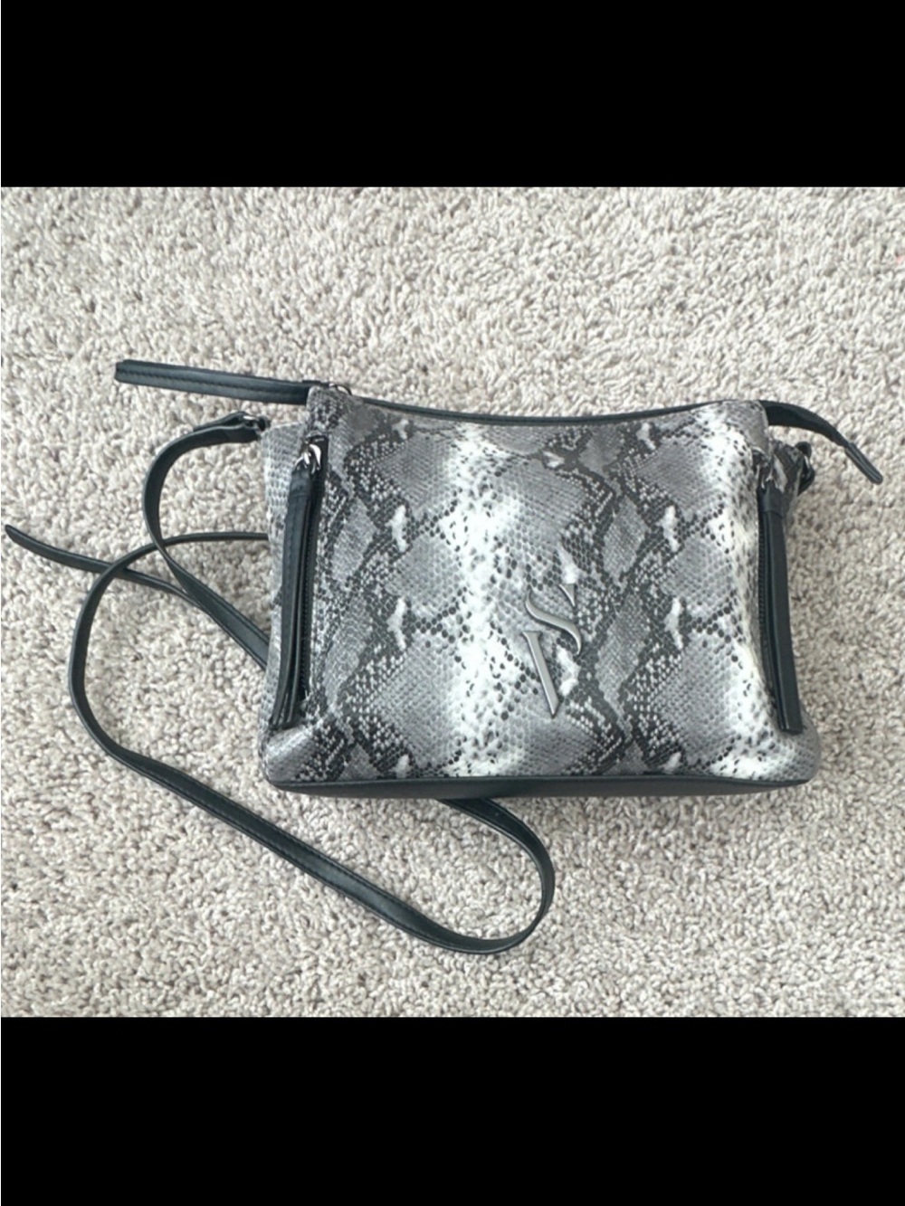 Simply Vera Vera Wang Snake Print Crossbody Bag Black Gray Adjustable Strap
